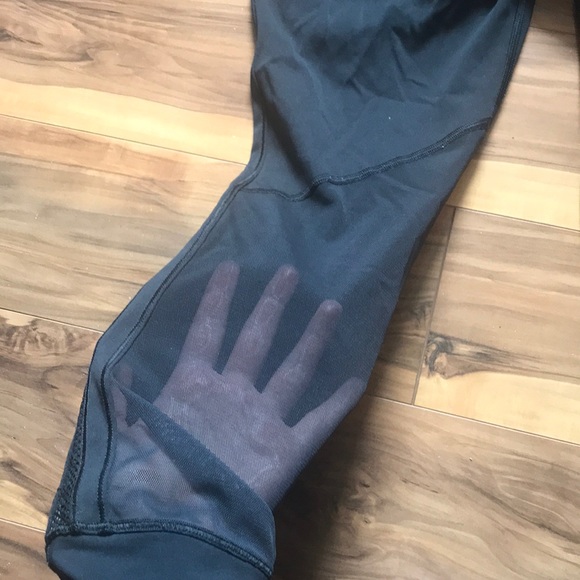 Black mesh Lululemon leggings - Picture 3 of 6